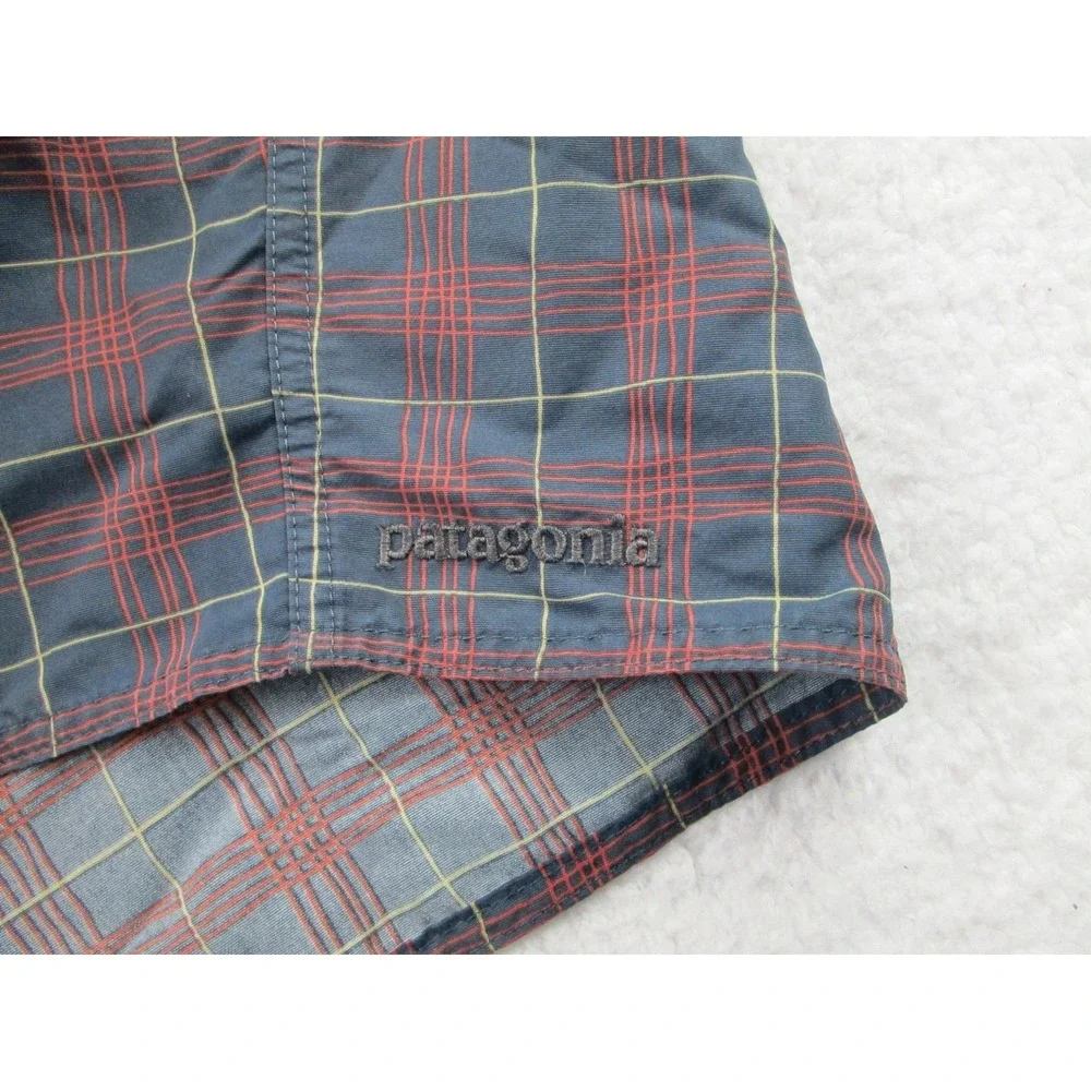 Patagonia Swim Trunks Mens 36 Shorts Nylon Plaid Red‎ Zip Pocket Outdoor Beach